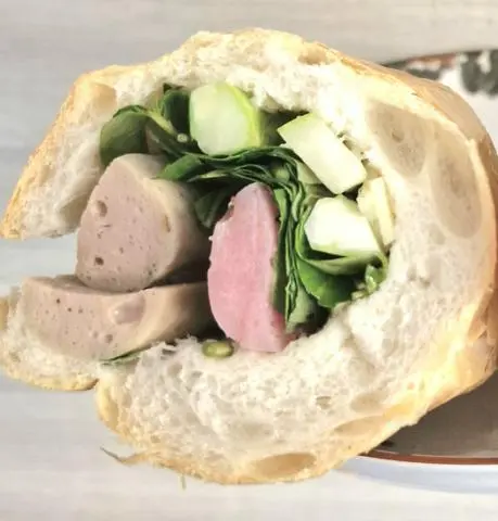 Hình ảnh Banh mì nem cha heo 