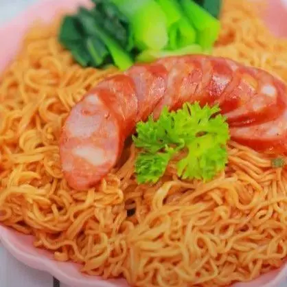 Hình ảnh MÌ TRỘN XÚC XÍCH