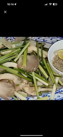 Hình ảnh Nấm hấp sả ( tuỳ theo ngày)