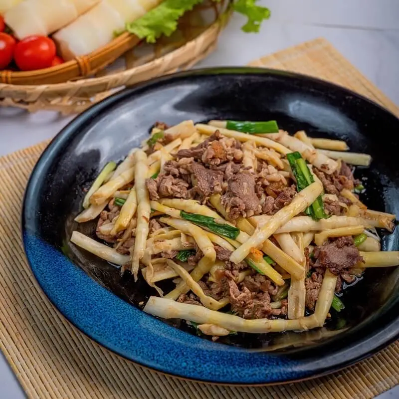 Hình ảnh Cơm chiên bò xào măng tươi