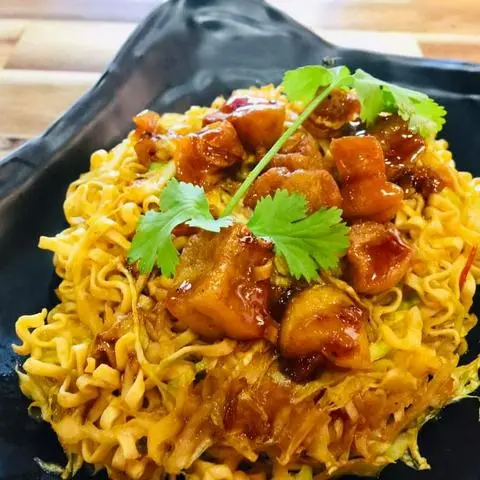 Hình ảnh Mì trộn heo mắm tỏi 