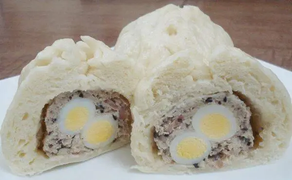 Hình ảnh Bánh Bao 2 Trứng Cút Hấp Nóng