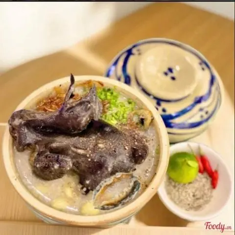 Hình ảnh Cháo gà ác nấu đậu xanh,hạt sen