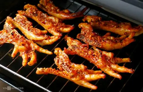 Hình ảnh chân gà nướng muối ớt 3chân 