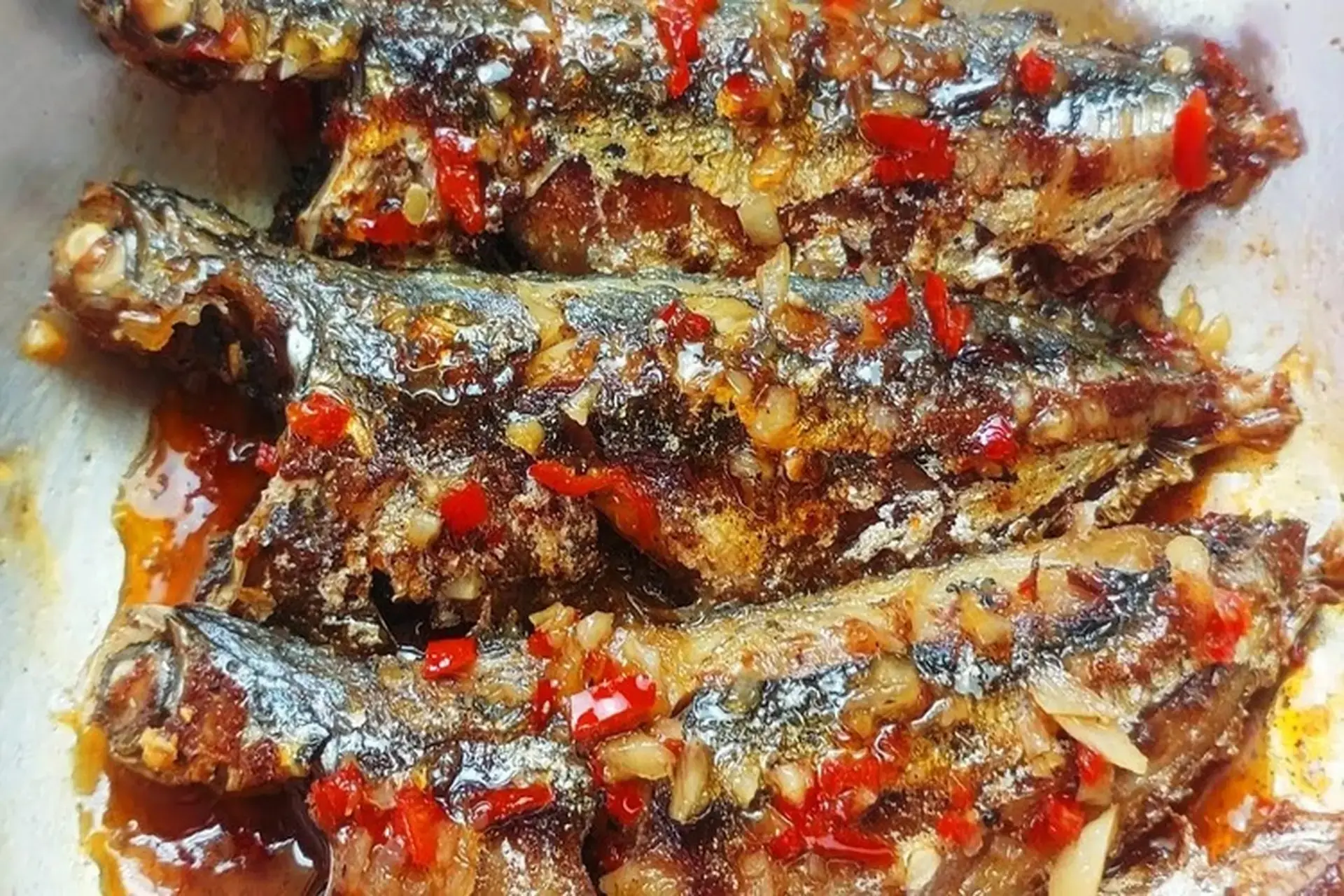 Hình ảnh Cơm cá nục sốt cà