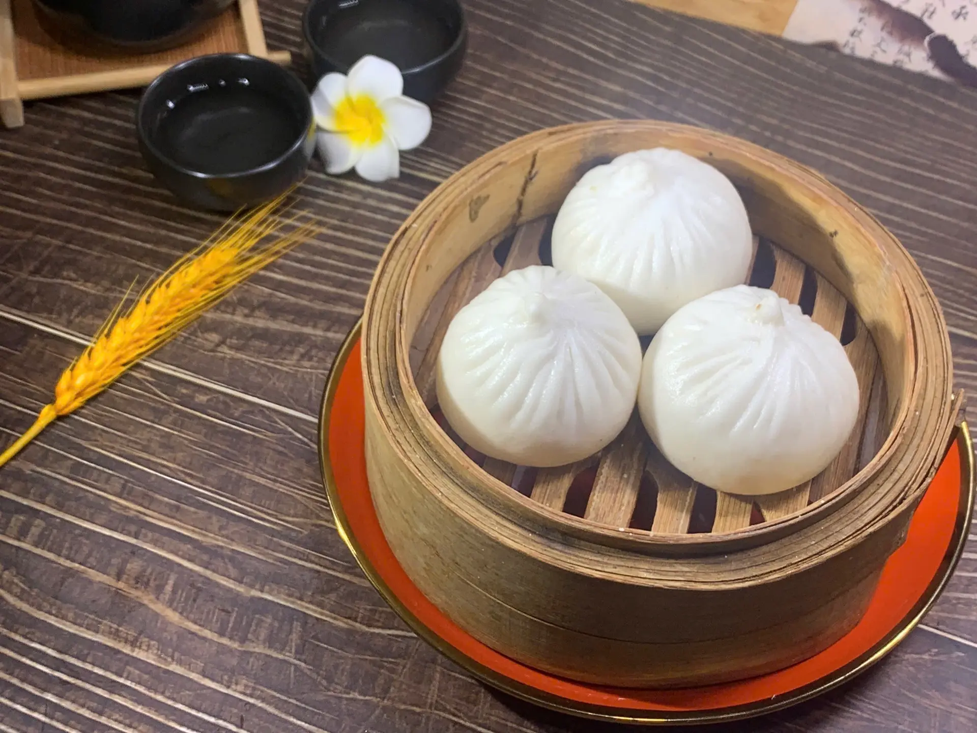 Hình ảnh Bánh bao thịt trứng cút