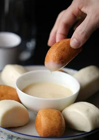 Hình ảnh Bánh Màn Thầu Chiên Chấm Sữa X10