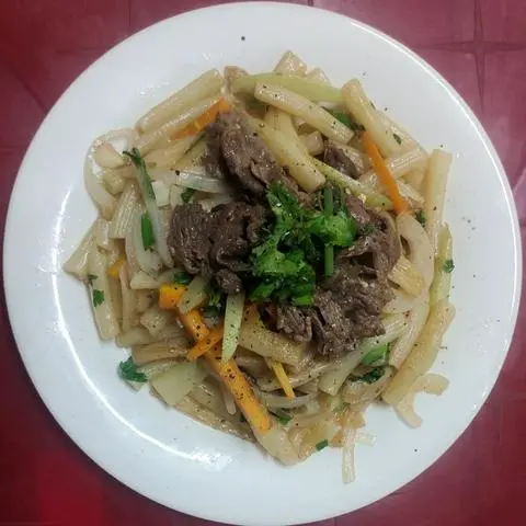 Hình ảnh Nui xào bò - xúc xích