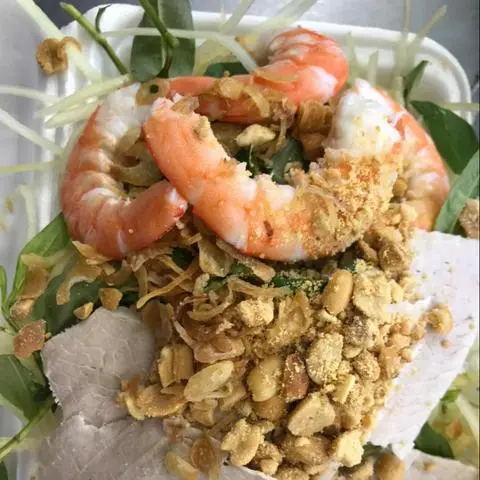 Hình ảnh gỏi đu đủ tôm hộp lớn 