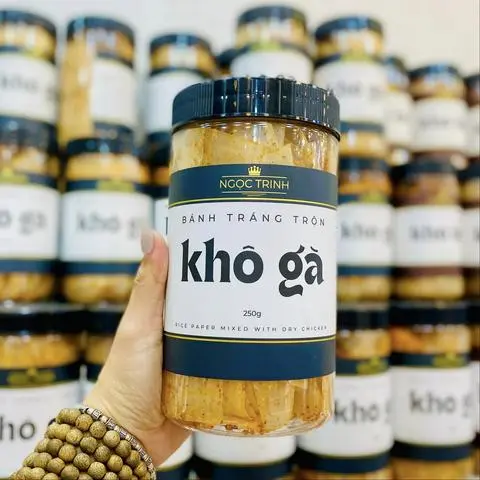 Hình ảnh Bánh tráng trộn sa tế khô gà cao cấp - hủ 250g