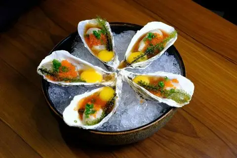 Hình ảnh Hàu sữa Pháp trứng cút