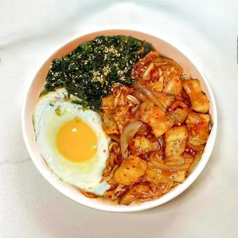 Hình ảnh Cơm chiên kimchi gà cay