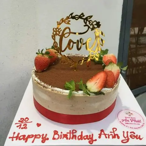 Hình ảnh Bánh Kem Tiramisu gắn dâu tây 16cm