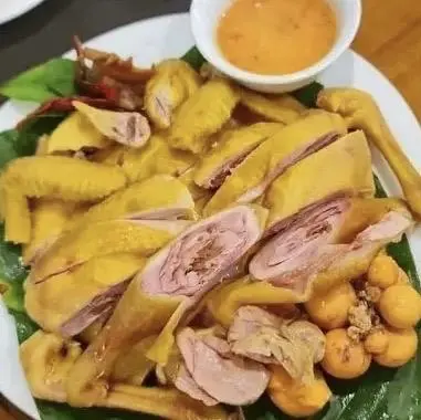 Hình ảnh Gà ủ muối HOA TIÊU (1/2 con) - CHẶT SẴN