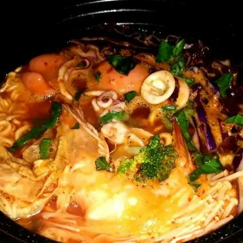 Hình ảnh Mì cay hải sản