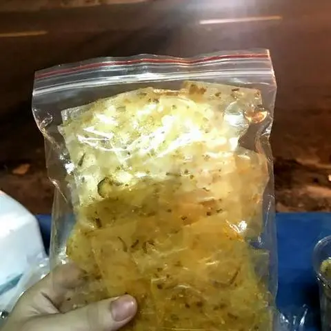 Hình ảnh Bánh tráng tỏi miếng
