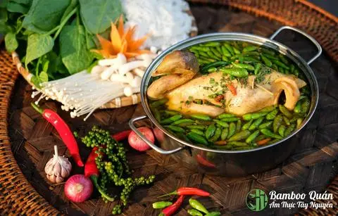 Hình ảnh Lẩu gà tiềm ớt hiểm