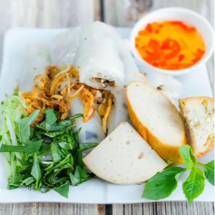 Hình ảnh Bánh cuốn thêm 3 cuốn nhỏ