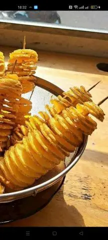 Hình ảnh khoai tây lốc xoáy+ phô mai que + bánh sữa tươi + hotdog phô mai + xúc xích 