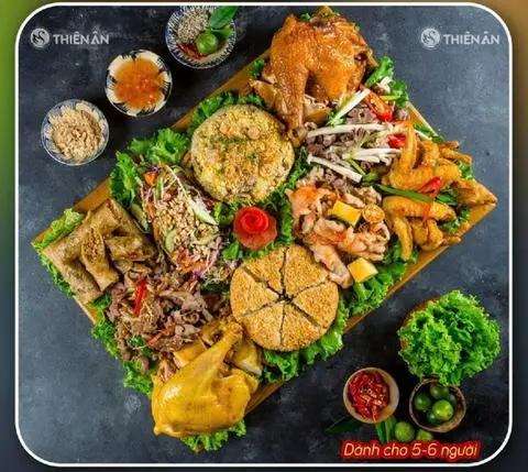 Hình ảnh Gà lên mâm 10m 