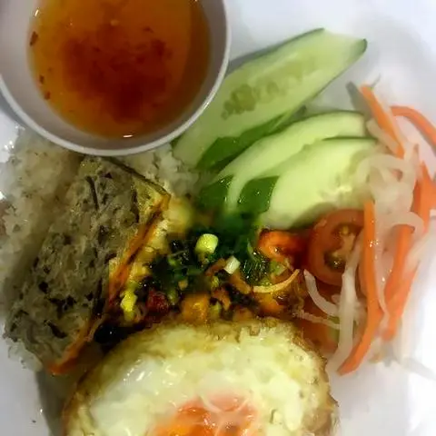 Hình ảnh Cơm chả + Ốp la