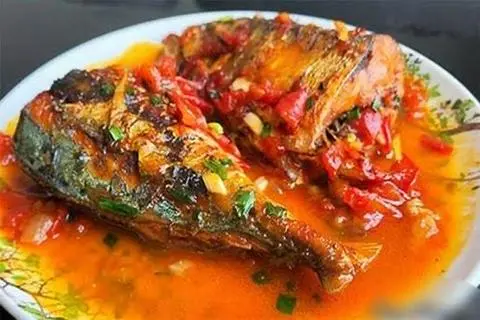 Hình ảnh Cơm Cá Nục Bông Kho Thơm Cà