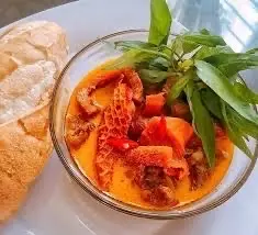 Hình ảnh Phá lấu bò bánh mì phần lớn
