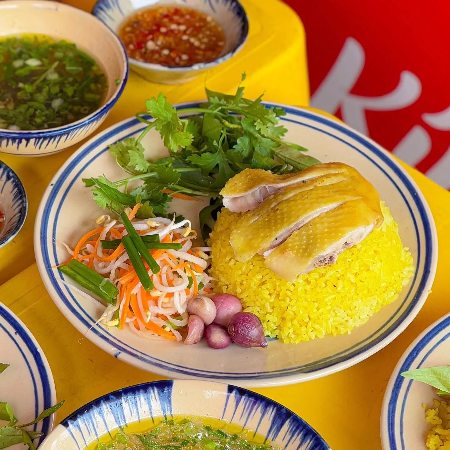 Hình ảnh cơm gà chặt