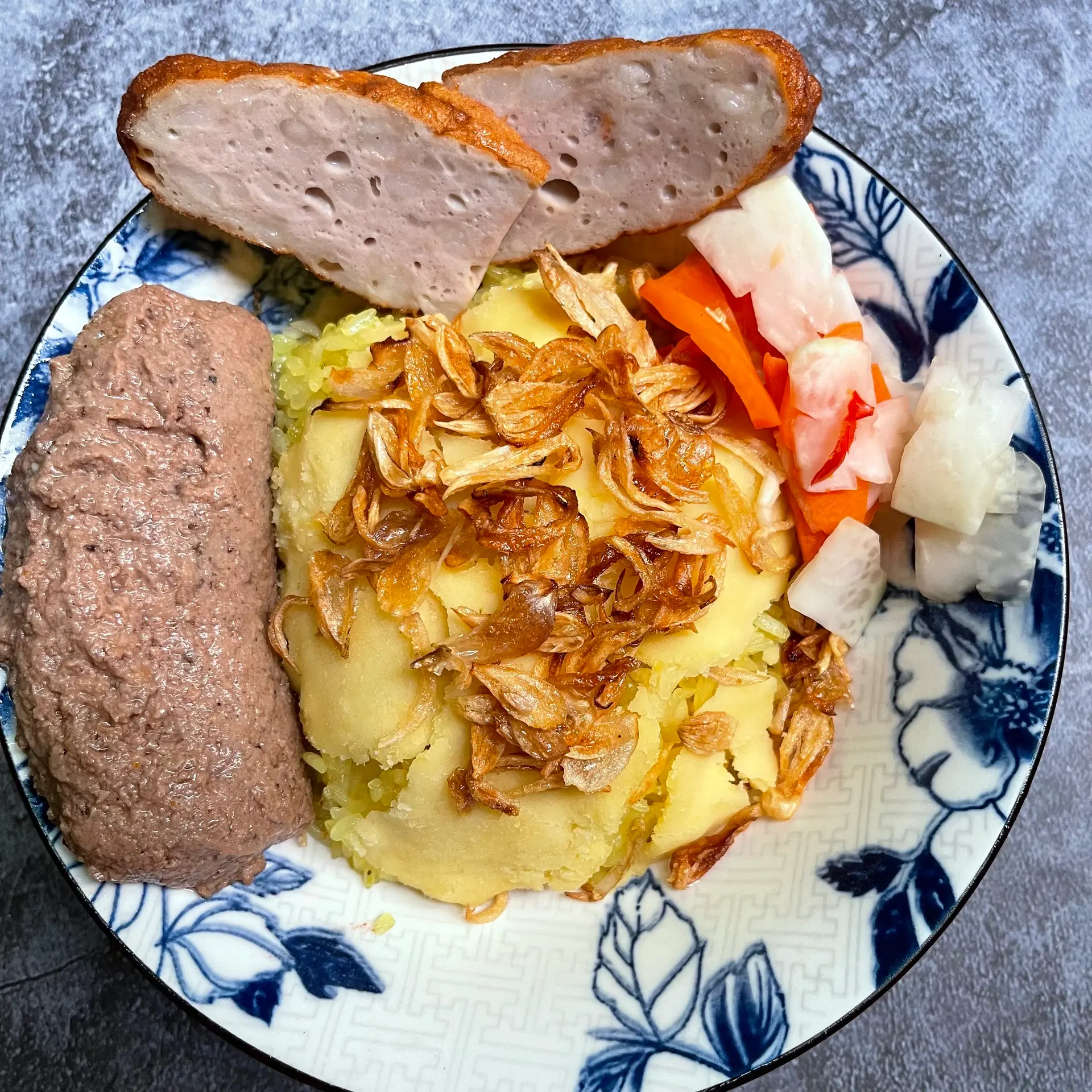 Hình ảnh Xôi xéo Pate + Chả mỡ