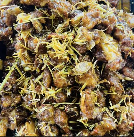 Hình ảnh Cơm Sườn Non chiên sả ớt
