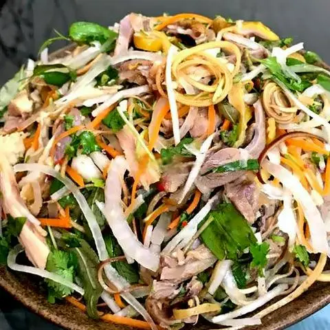 Hình ảnh Gà ta nguyên con - dồi trường trứng non ( xé phay)