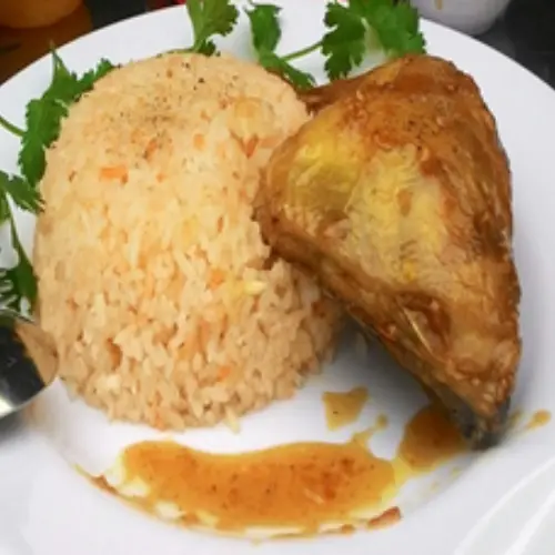 Hình ảnh Cơm gà má đùi