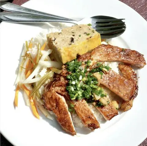 Hình ảnh Cơm Sườn Chả