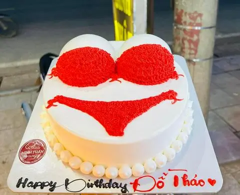 Hình ảnh bánh kem bikini