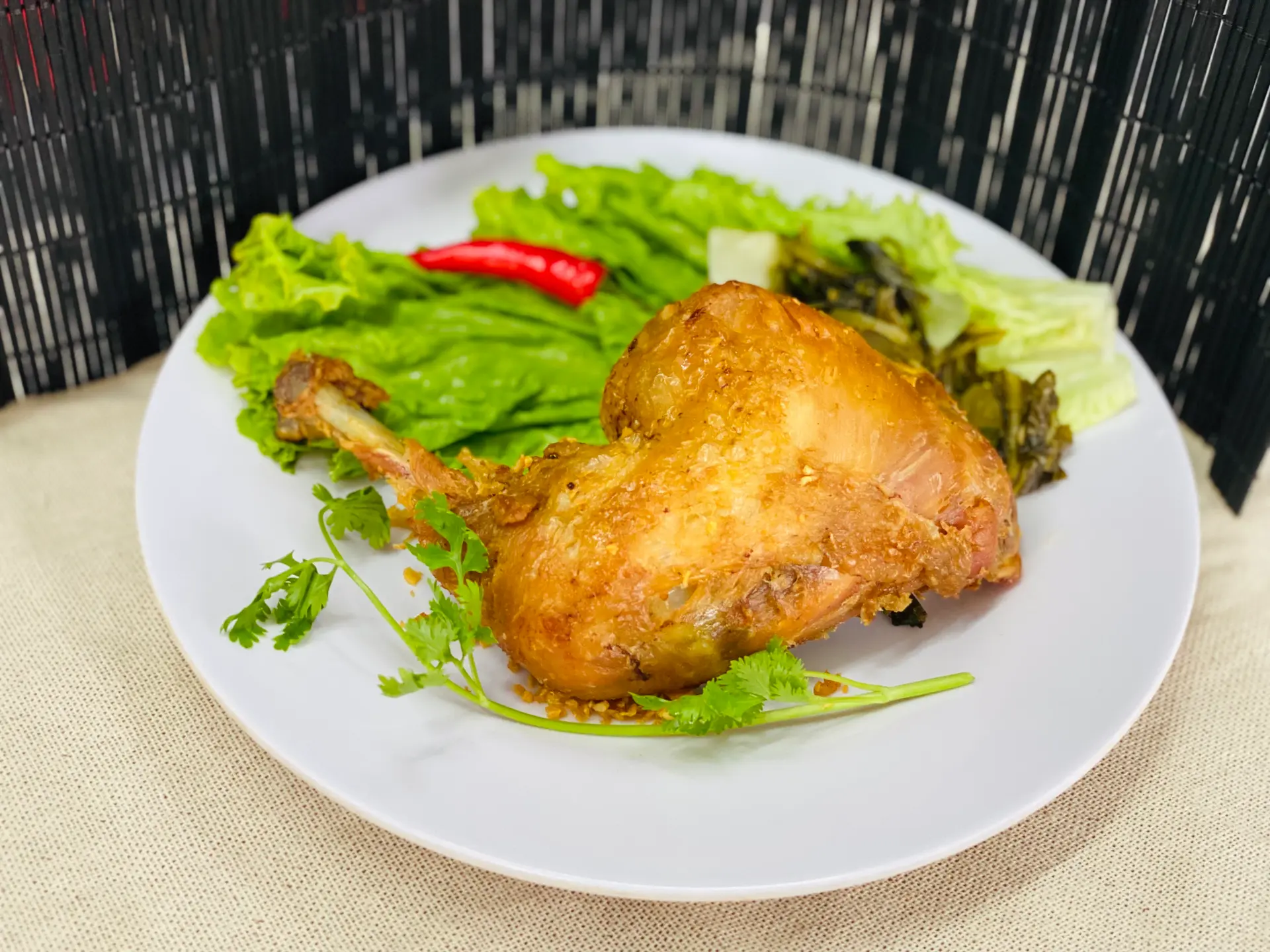 Hình ảnh Đùi 1/4 Chiên Giòn ( Kh Cơm )