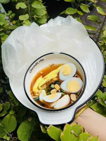 Hình ảnh Bánh Tráng Dẻo Chấm Me