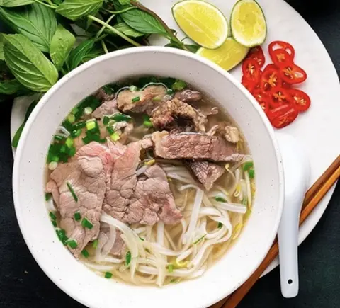 Hình ảnh Phở tái chín