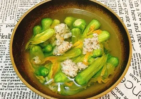 Hình ảnh Canh Bí Nụ Thịt Bằm