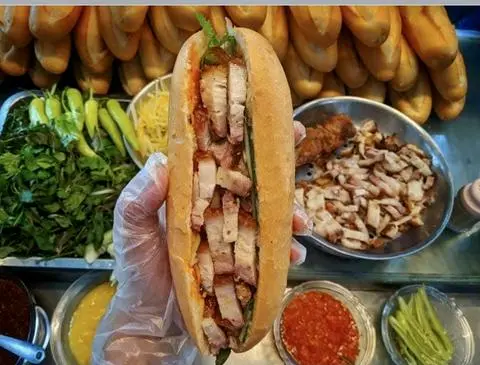 Hình ảnh Bánh mì heo quay