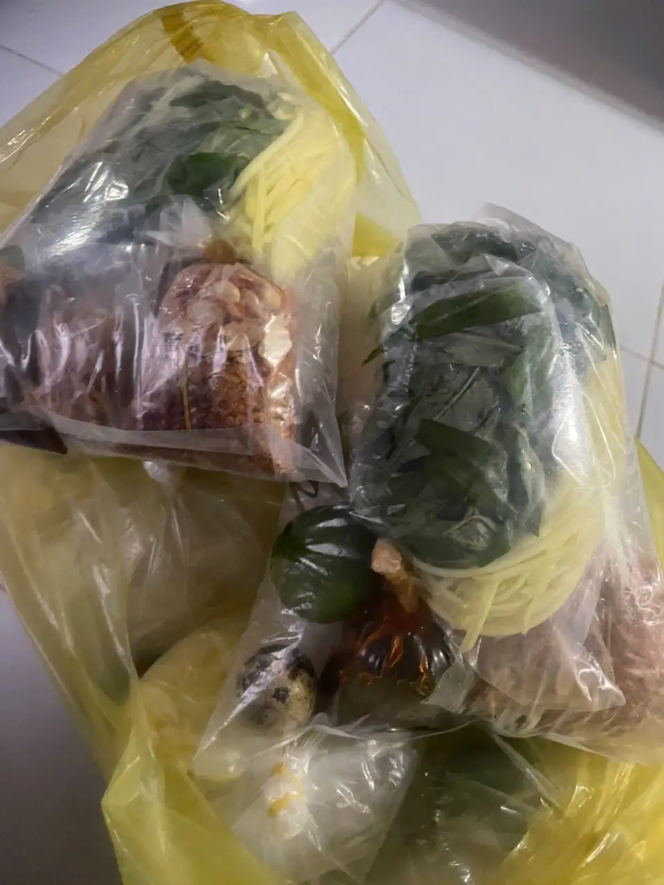 Hình ảnh bánh tráng trộn 