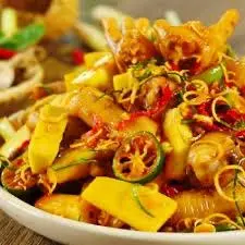 Hình ảnh chân gà sốt thái phần nhỏ có xương