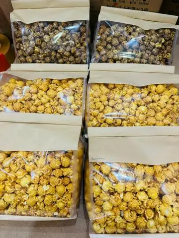 Hình ảnh bắp rang bơ kiểu Mỹ túi 500gr có vị: caramen, matcha, socola, trứng muối, pmai, bơ sữa 
