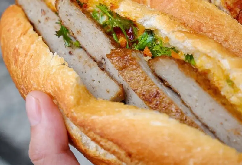 Hình ảnh Bánh mì chả cá