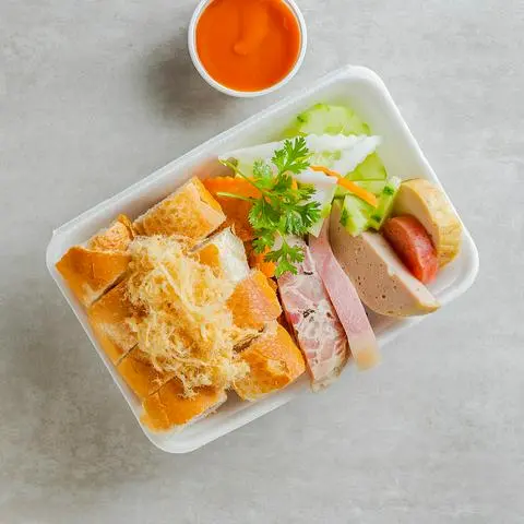 Hình ảnh Bánh mì chả thập cẩm