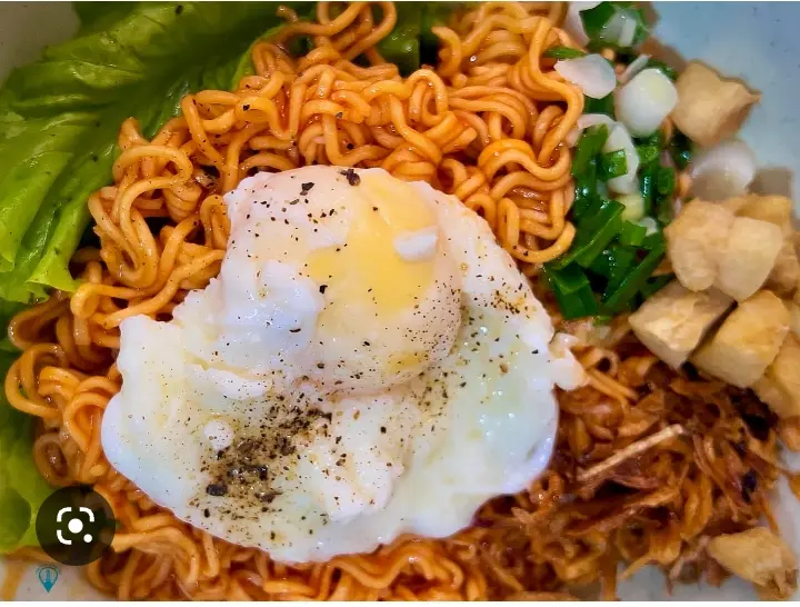 Hình ảnh Mì trộn trứng