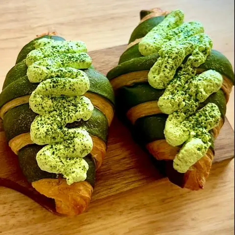 Hình ảnh Croissant Kem Matcha