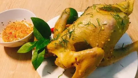 Hình ảnh Gà tre nổ muối hột