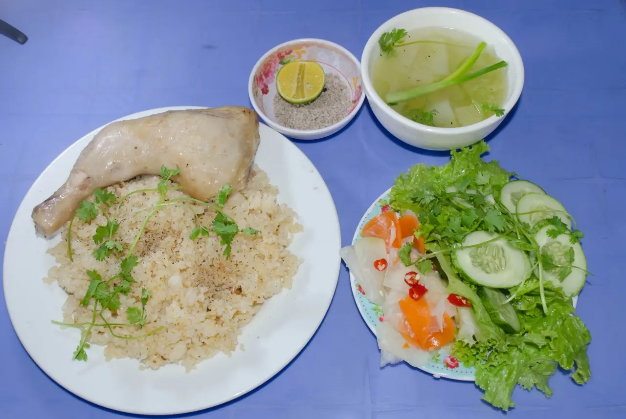 Hình ảnh Cơm đùi vừa hấp  và kim chi
