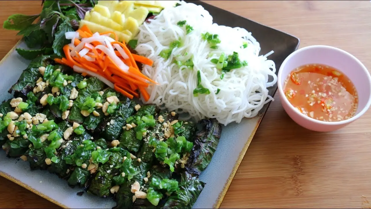 Hình ảnh bún bò lá lốt