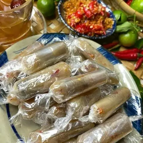 Hình ảnh Mứt Mắng Cầu Muối Ớt Bà Ngoại 500g